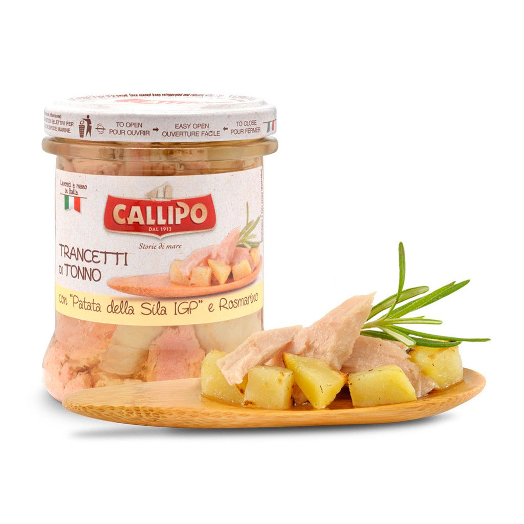 Tuna Steaks with Sila PGI Potatoes and Fresh Rosemary in Olive Oil